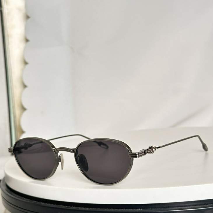 Picture of Chrome Hearts Sunglasses _SKUfw76014609fw